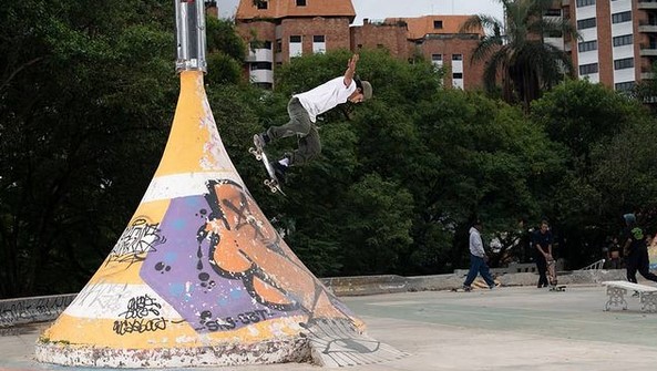 SAAP e grupo de skatistas selam compromisso para ajudar a manter Mirante da Lapa